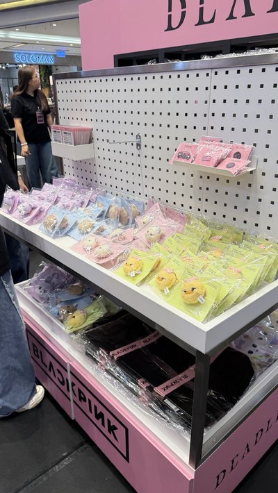 現貨 快閃店代購 Blackpink 長腿娃 麥克風娃吊飾 抱枕