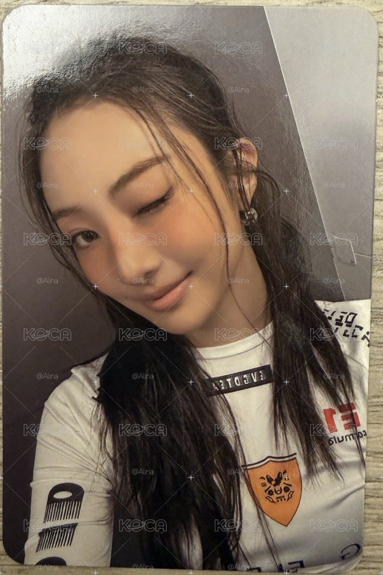 Meovv快閃店卡包