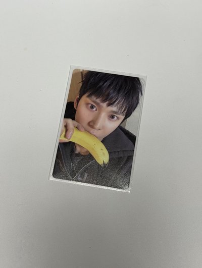 FAME SM預售特典卡 恩奭咬香蕉