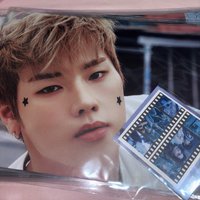 LIVE and FALL 海報 