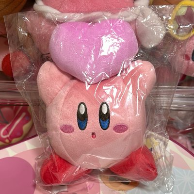 星之卡比 舉愛心卡比S娃 