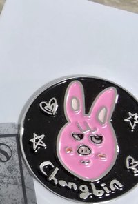 日本展成員手繪豬兔徽章