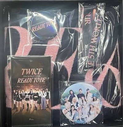 Twice五巡Ready to be日本會員禮毛巾/徽章+掛繩