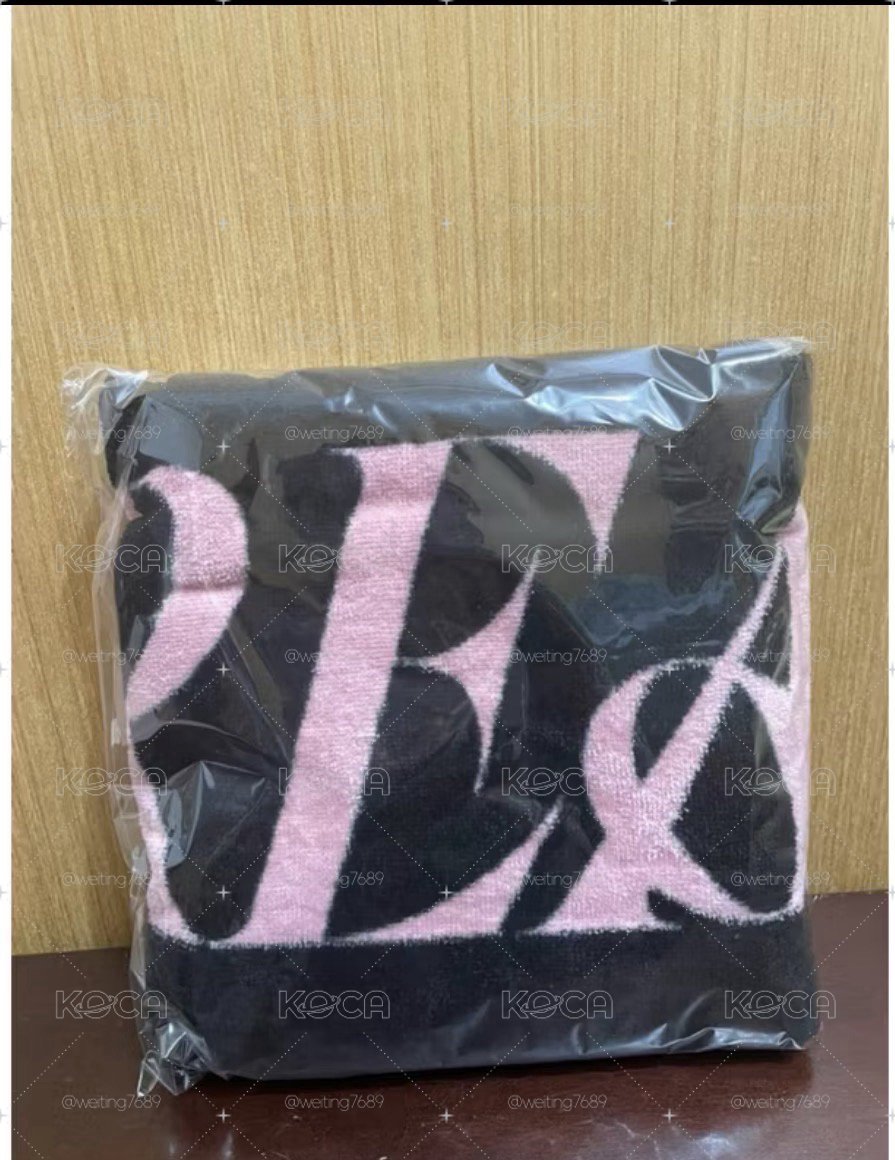 Twice五巡Ready to be日本會員禮毛巾/徽章+掛繩