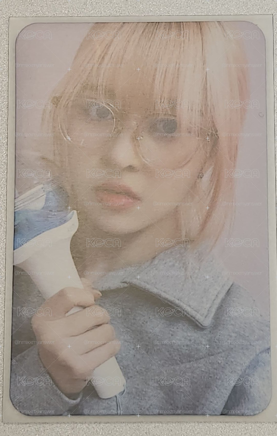 NMIXX 莉手燈卡