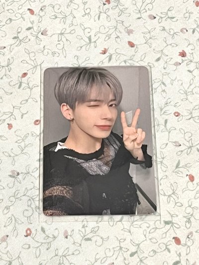 漁網顯 正規二yzy 3.0 簽售卡