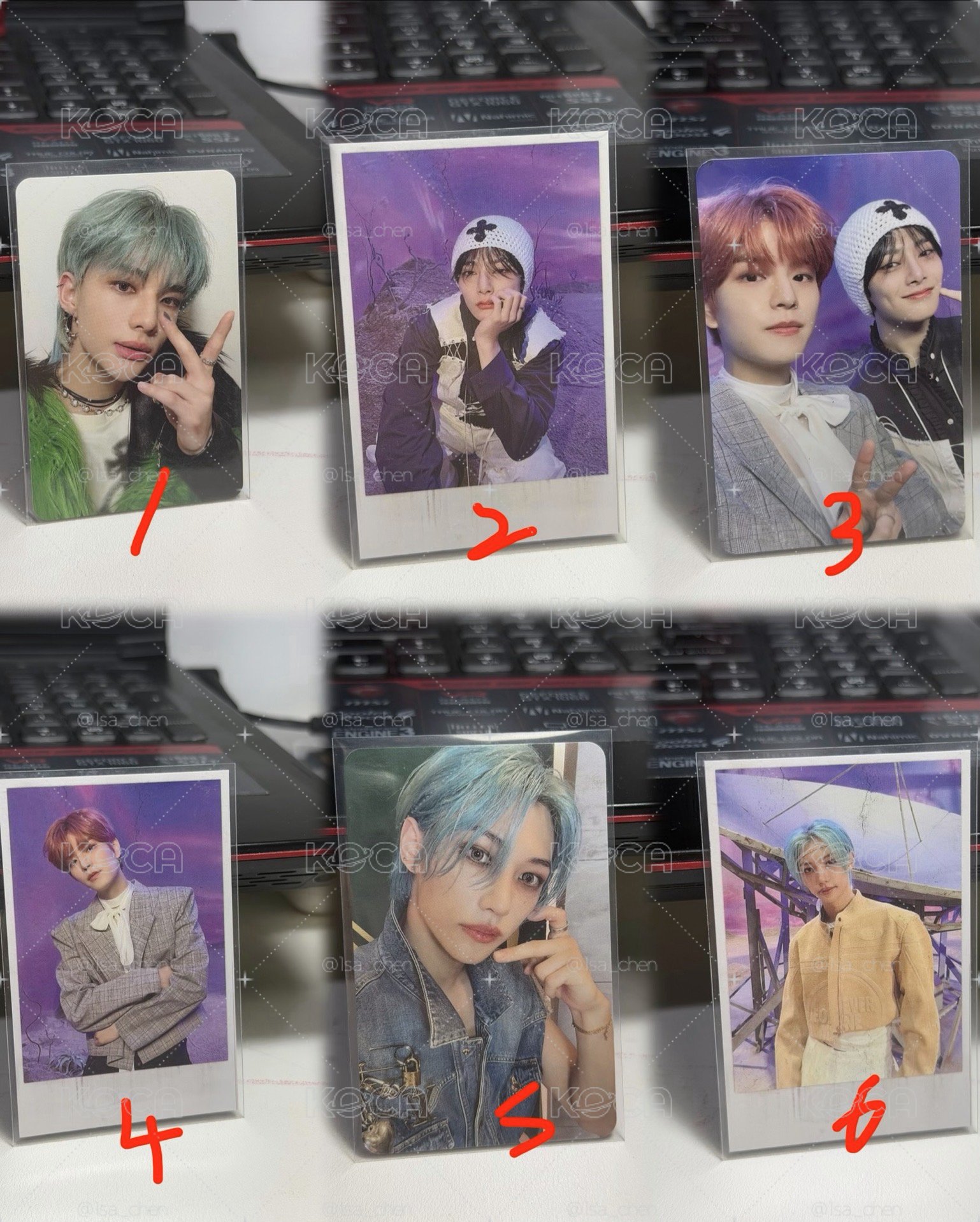STRAY KIDS