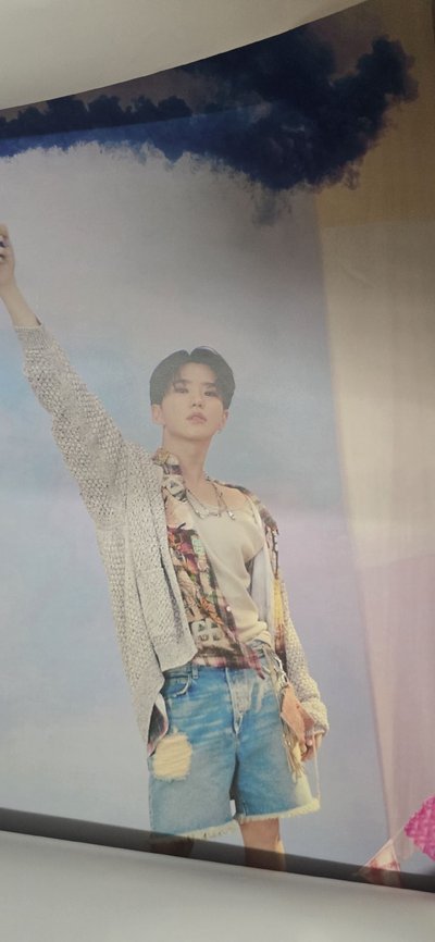 Seventeen 的週邊海報