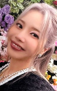 TWO RABBITS 專輯卡 