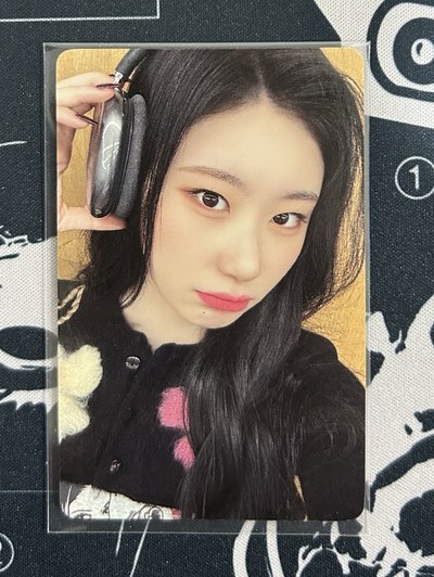 ITZY 李彩領 Cheshire時期 WM簽售卡（特殊卡背）