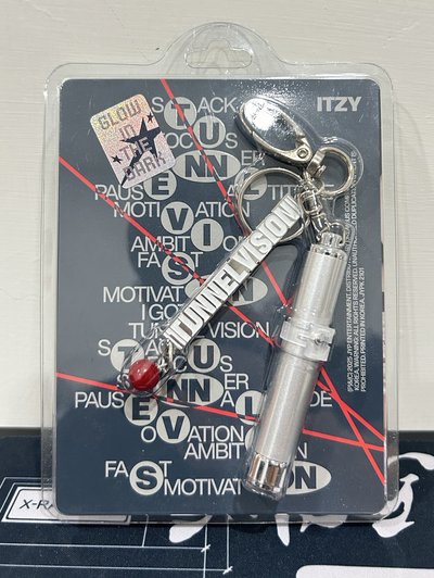 ITZY TUNNEL VISION 投射筆專輯（LIA版）