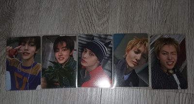 cortis 年曆卡整圖