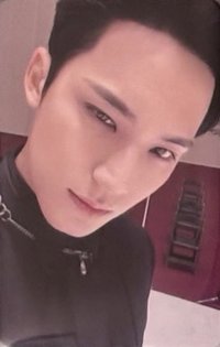 精選專 yzy F 簽售卡 