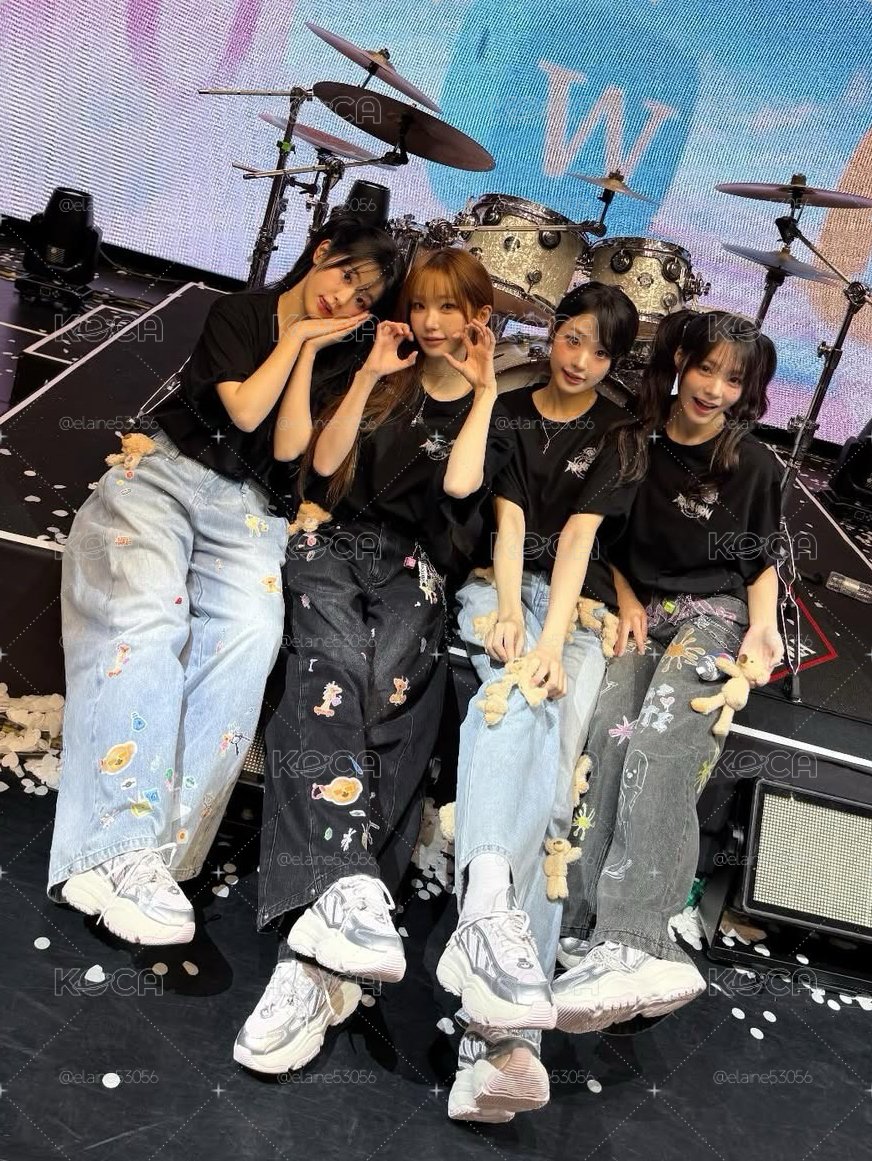 Rockation WORLD TOUR T-SHIRT (Black) 巡迴短袖 T（黑）