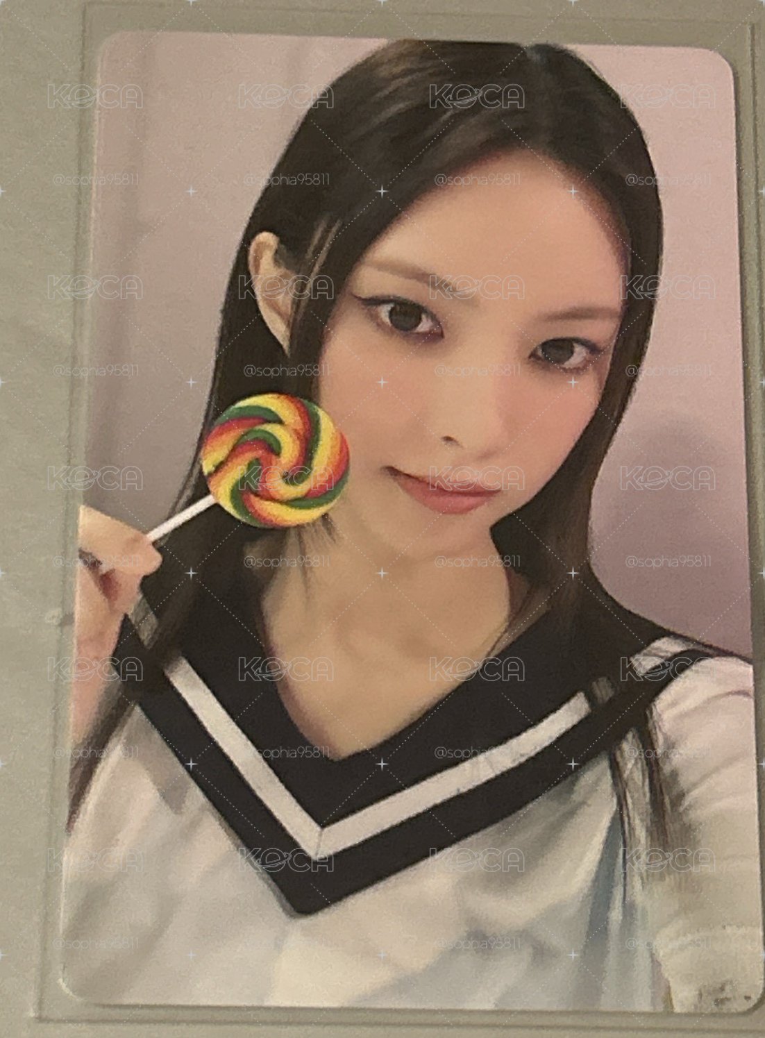 玧