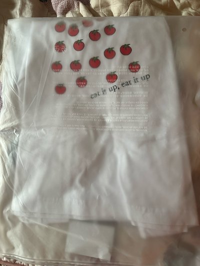 采源番茄衣全新（未從袋子拿出）