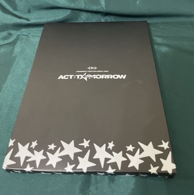 銅板價起標～TXT 25巡迴迷你寫真書