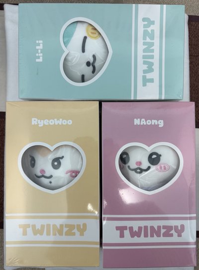 娃娃玩偶 TWINZY 大娃