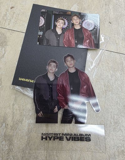 CxM ‘𝙃𝙔𝙋𝙀 𝙑𝙄𝘽𝙀𝙎’ sw 特典卡 