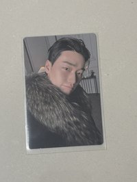 側臉傘