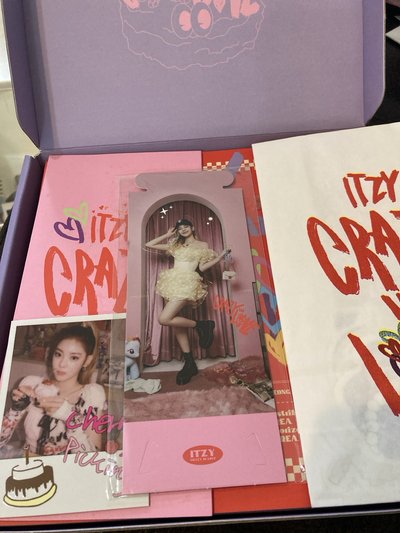 Itzy 2021 crazy in love 披薩盒專輯