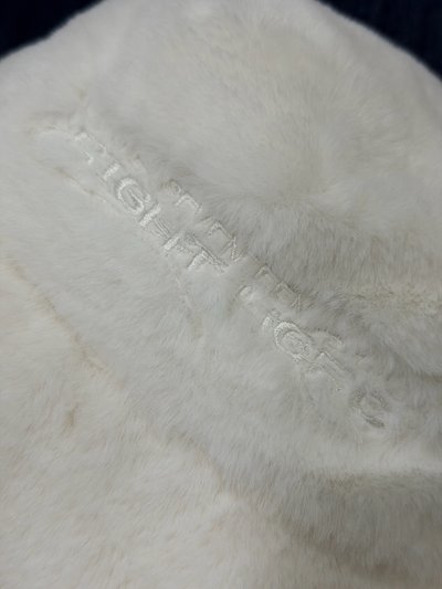 RIGHT HERE 漁夫帽