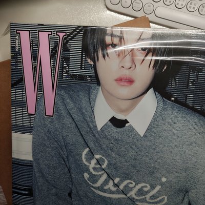 LEE KNOW 雜誌三本 箱雜誌兩份