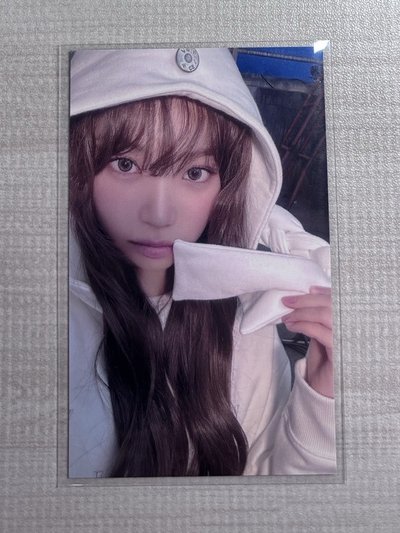 LE SSERAFIM 金采源 EASY 環球 幸運卡 1.0