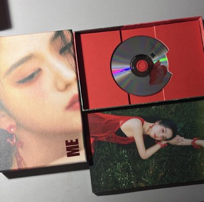 Jisoo ME 紅版 黑版 專輯 兩本一起