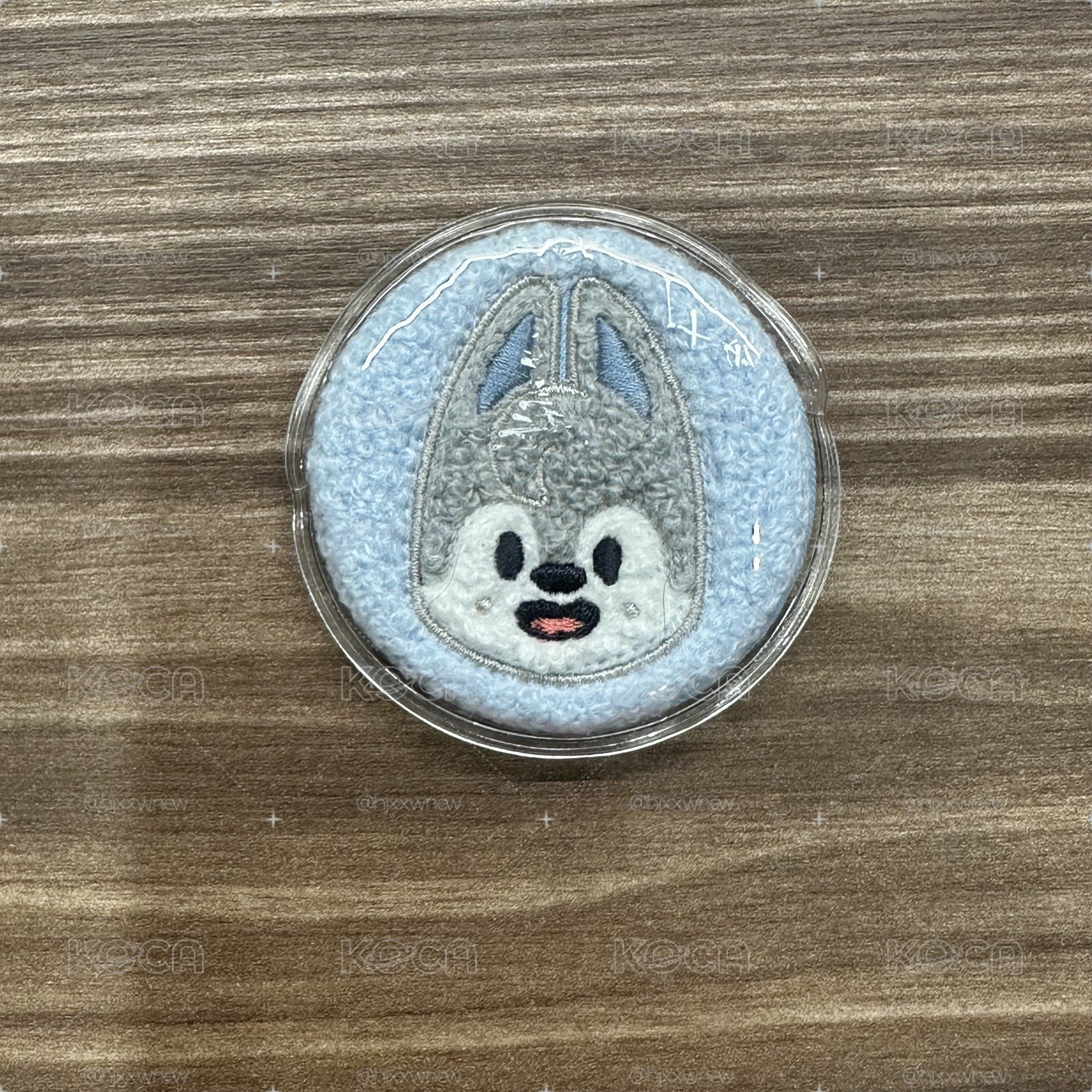5th 飯咪 毛絨徽章 🐺豆豆眼