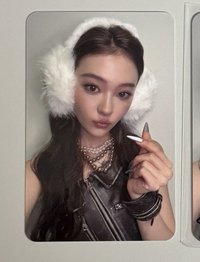 ella特典卡（左邊）