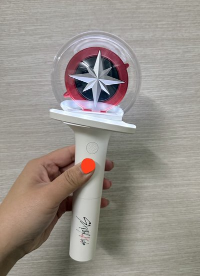 SKZ 2代手燈 9成新 下單兩天內寄出