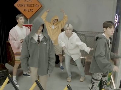 柾國設計外套（白）尺寸L