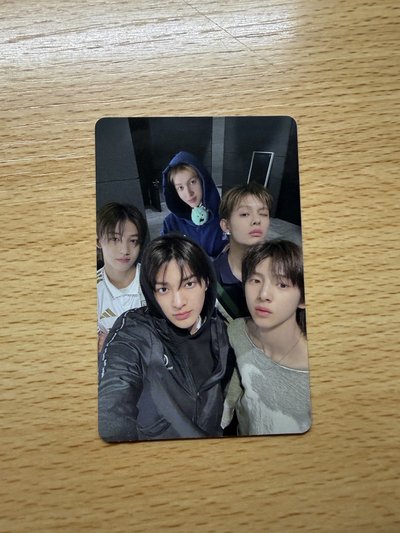 球專團（卡背有受潮黑點）