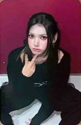 &Our Vibe slm 線上6.0 簽售卡 高角度