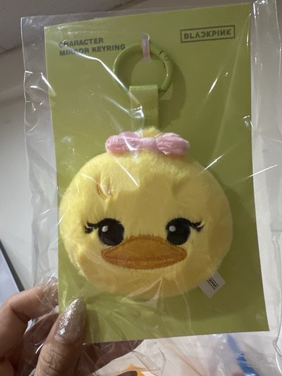 BLACKPINK台北快閃週邊（現貨3/5購入）大娃/鍵帽/吊飾/斜揹娃/娃鏡