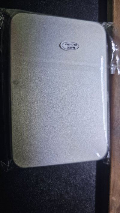 【QWER】 SIGNED PICK SET 撥片 鐵盒組