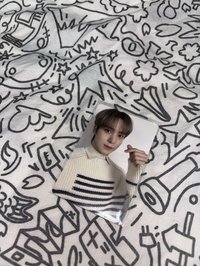 潤條紋衣手指愛心🫰