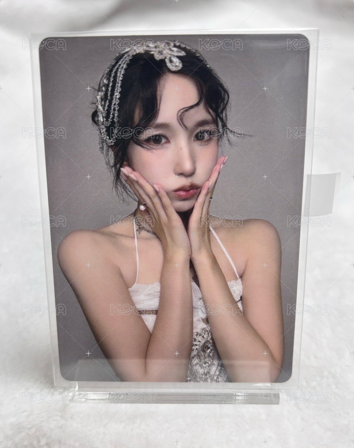 嘟嘴捧臉南