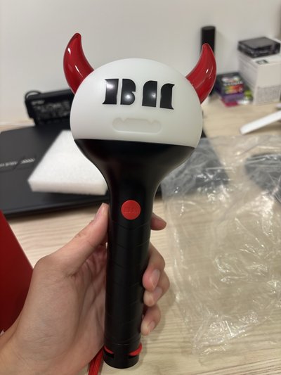 已拆 BABYMONSTER 手燈 有痕跡請看圖