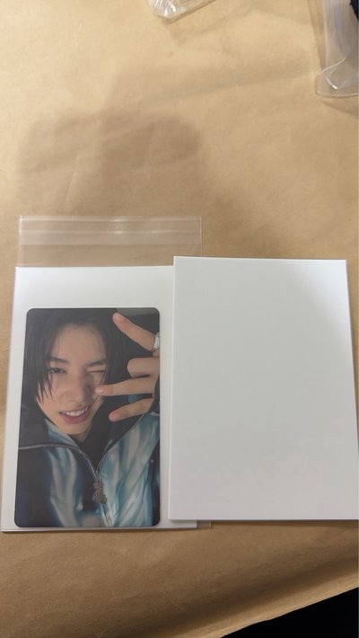 迷你一專輯卡 一套五律（3張綁卡）