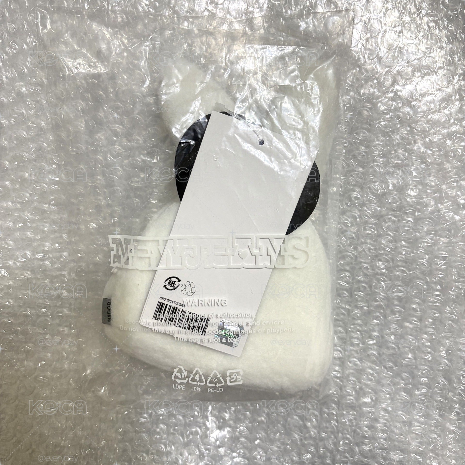 全新未拆 NEW JEANS兔子零錢包 白色