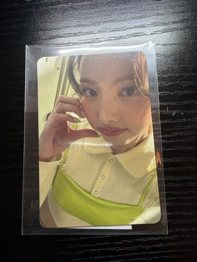 Fwee 林娜璉 唇膏代言小卡