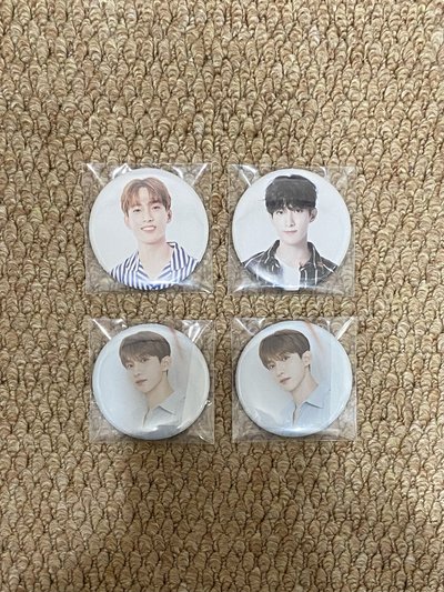 SEVENTEEN DK 李碩珉 CAFE 徽章