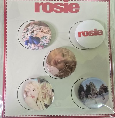 Rosie APT.相關系列-2nd 滿額卡鑰匙圈套組，number one Girl T恤