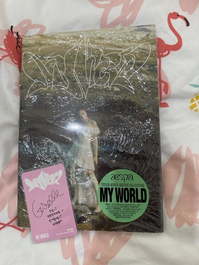 MY WORLD 專輯 Intro Ver.-Giselle（已拆全專-專卡吉）