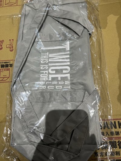 TWICE 台北快閃波士頓包