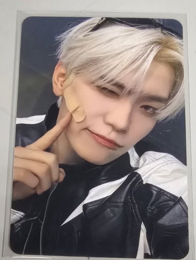 Zb1  正規一 sr 簽售卡 創可貼 ver.