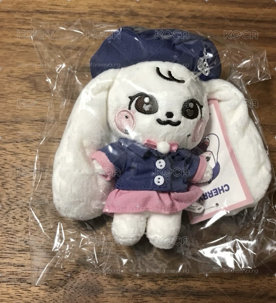 員瑛制服玩偶
