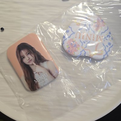 全新未拆封 minju徽章組